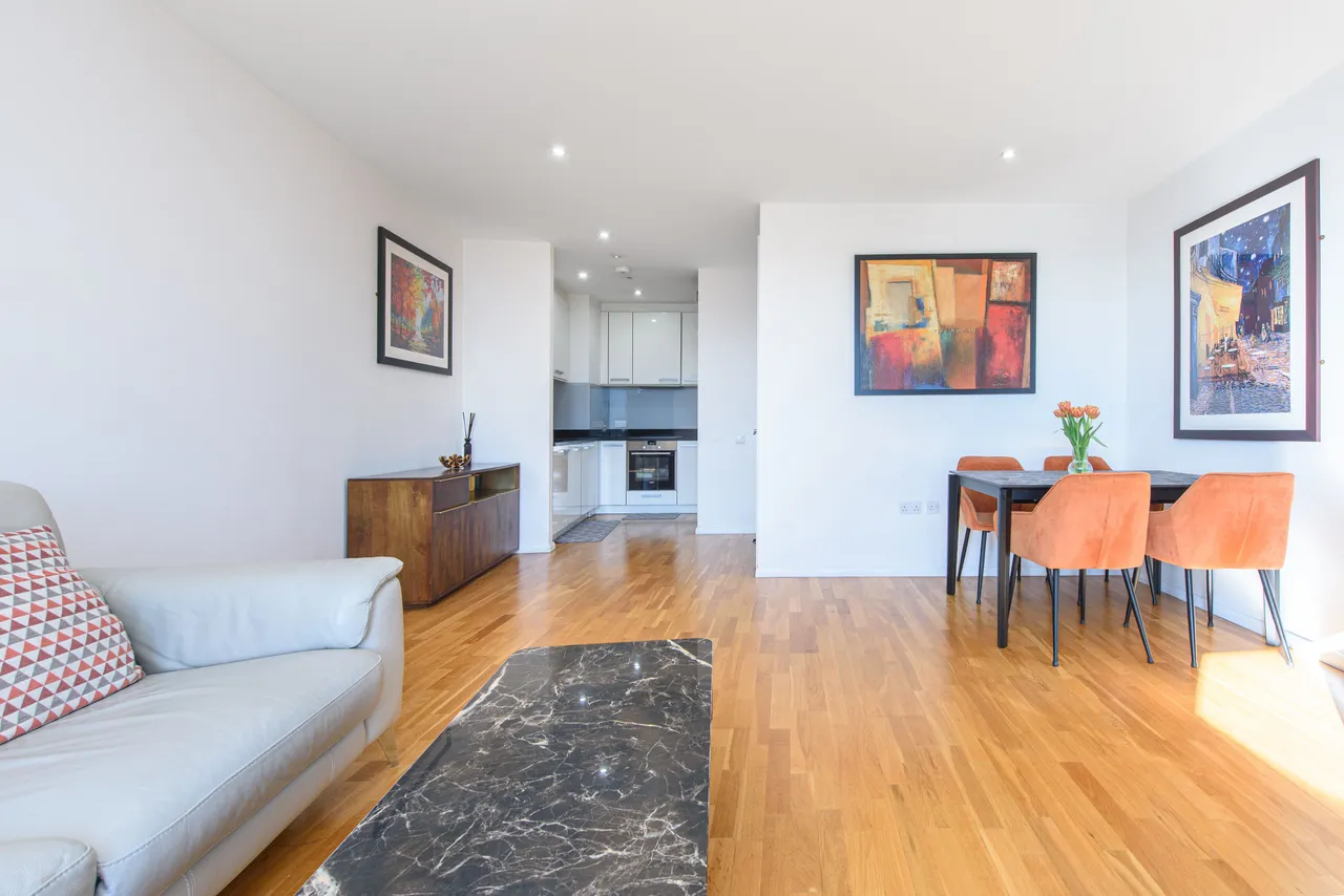 314 Alfred Court, 53 Fortune Green Road, London, photo 3