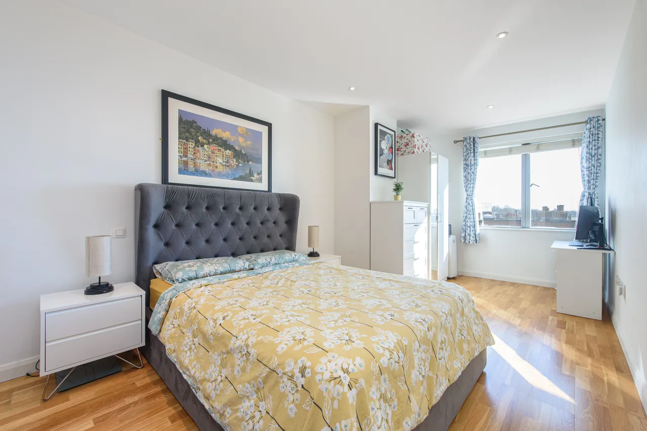 314 Alfred Court, 53 Fortune Green Road, London, photo 4