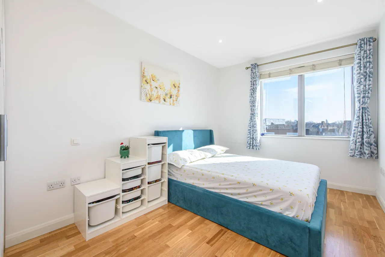 314 Alfred Court, 53 Fortune Green Road, London, photo 6