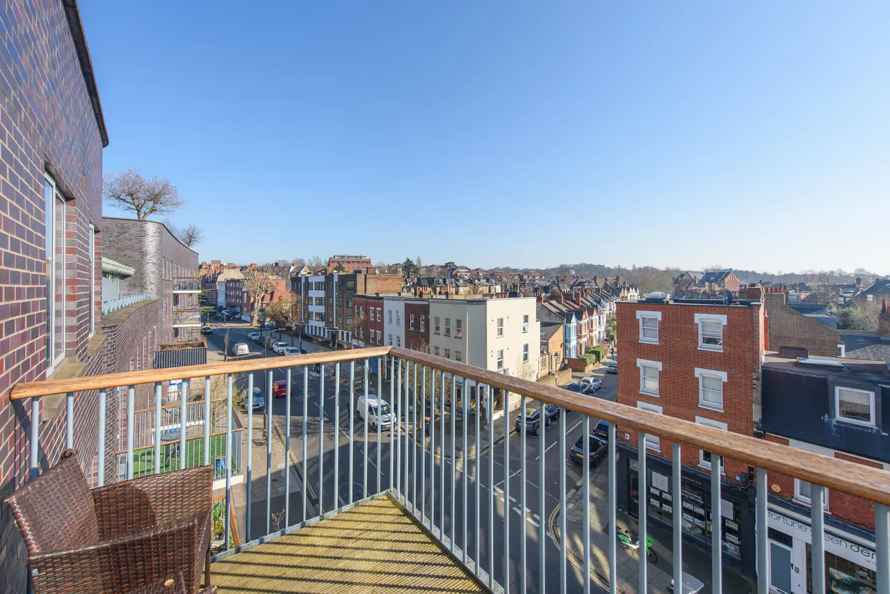 314 Alfred Court, 53 Fortune Green Road, London, photo 8