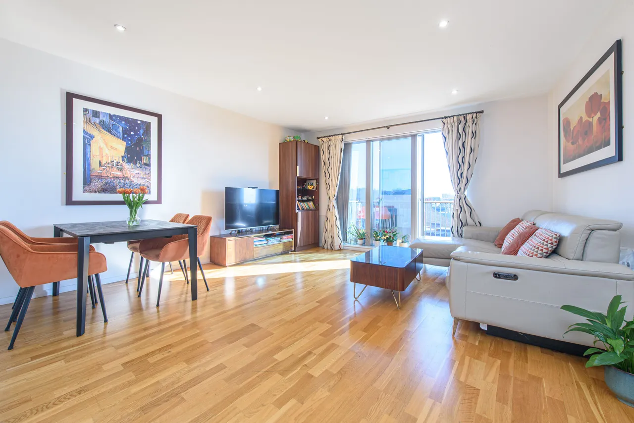 314 Alfred Court, 53 Fortune Green Road, London, photo 2