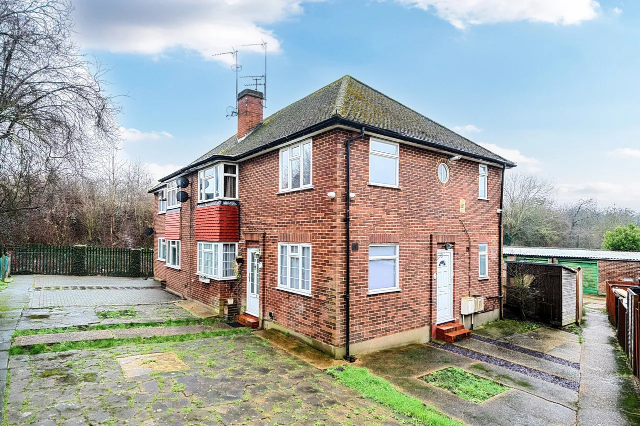 2 bed flat for sale, Somervell Road, Harrow, HA2