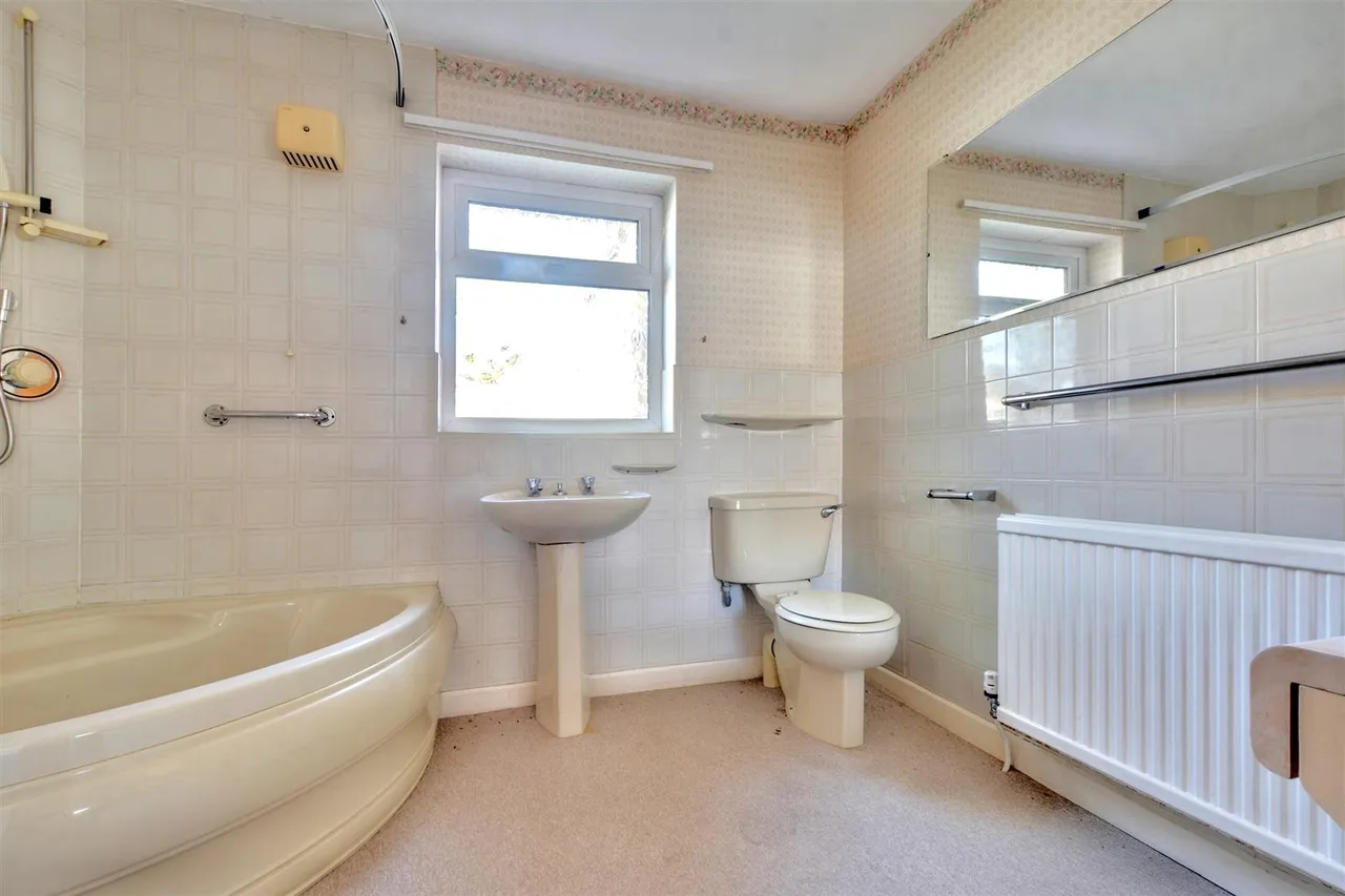 Pinfold Crescent, Woodborough, NG14, photo 8