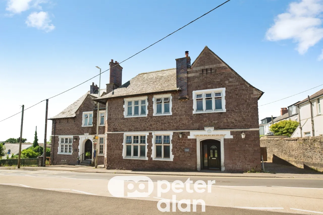 6 bed house for sale, Greenhill Road, Pontypool, NP4