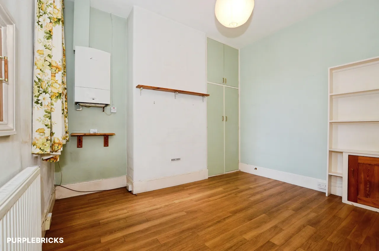 Eaton Park Road, London, N13, photo 8