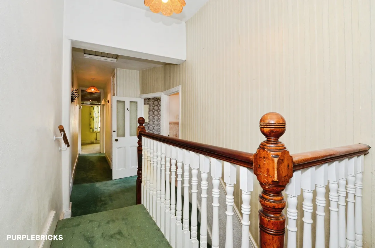 Eaton Park Road, London, N13, photo 11