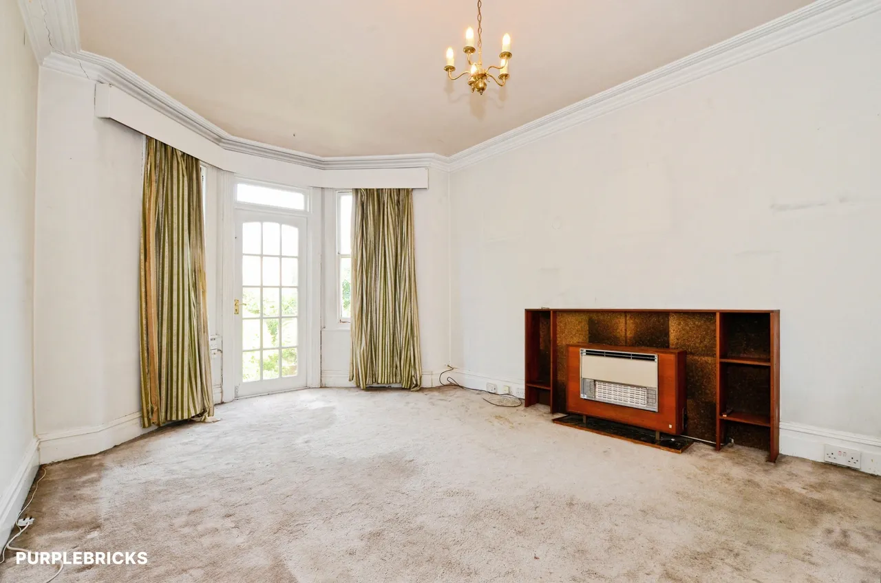 Eaton Park Road, London, N13, photo 5