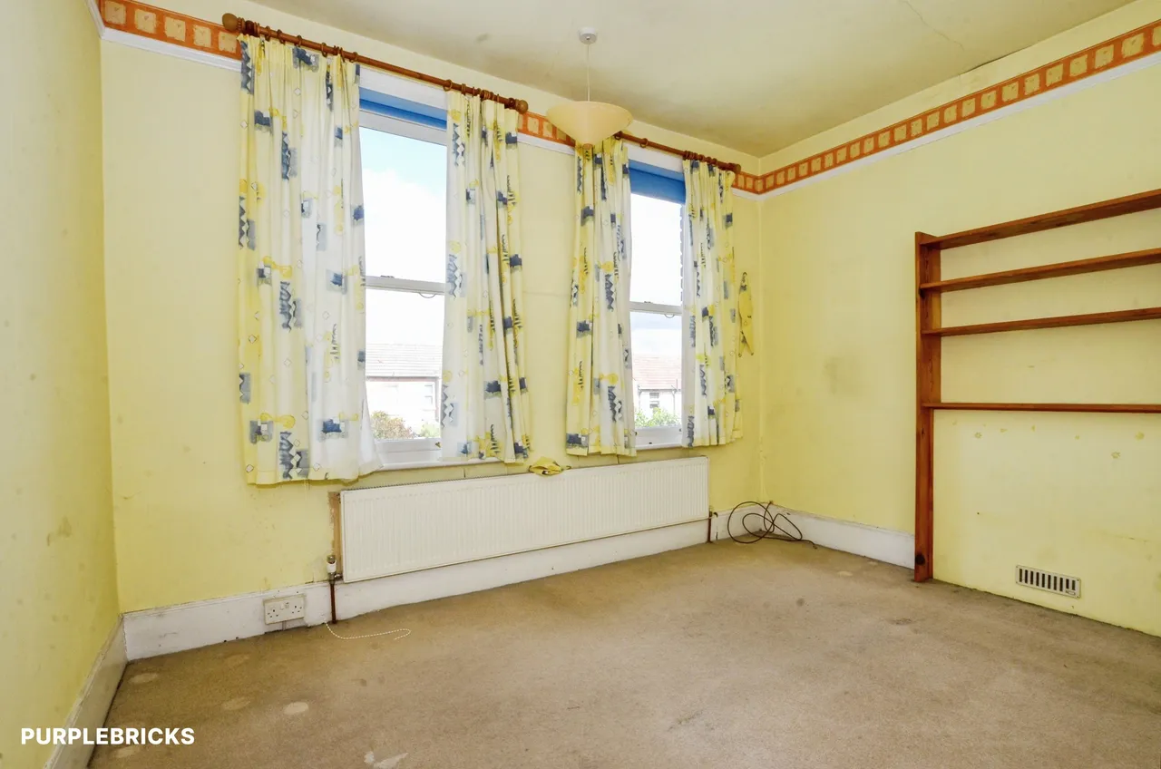 Eaton Park Road, London, N13, photo 12