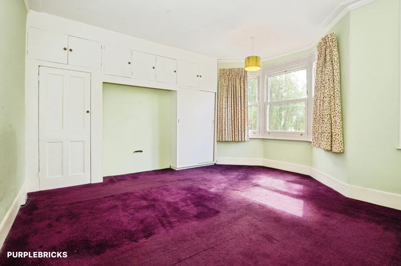 Eaton Park Road, London, N13, photo 13