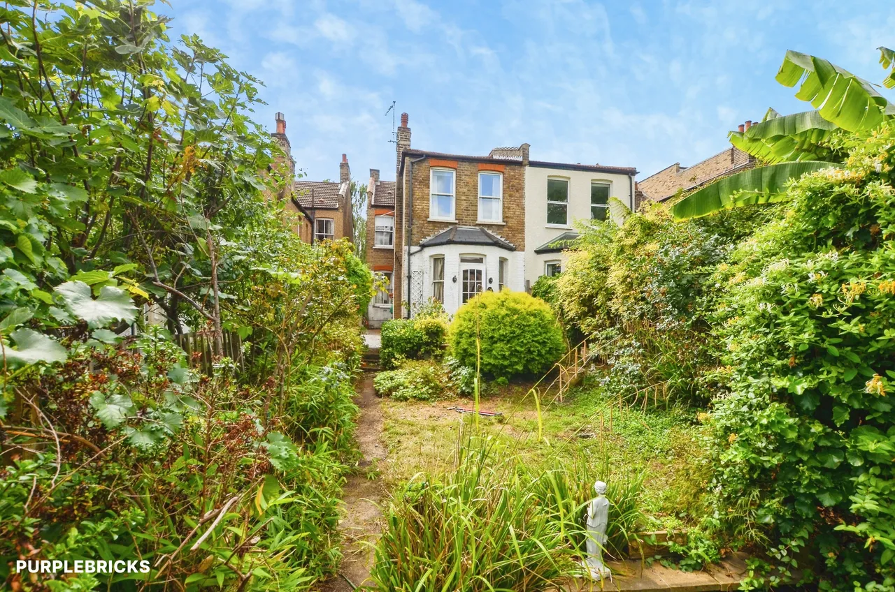 Eaton Park Road, London, N13, photo 20
