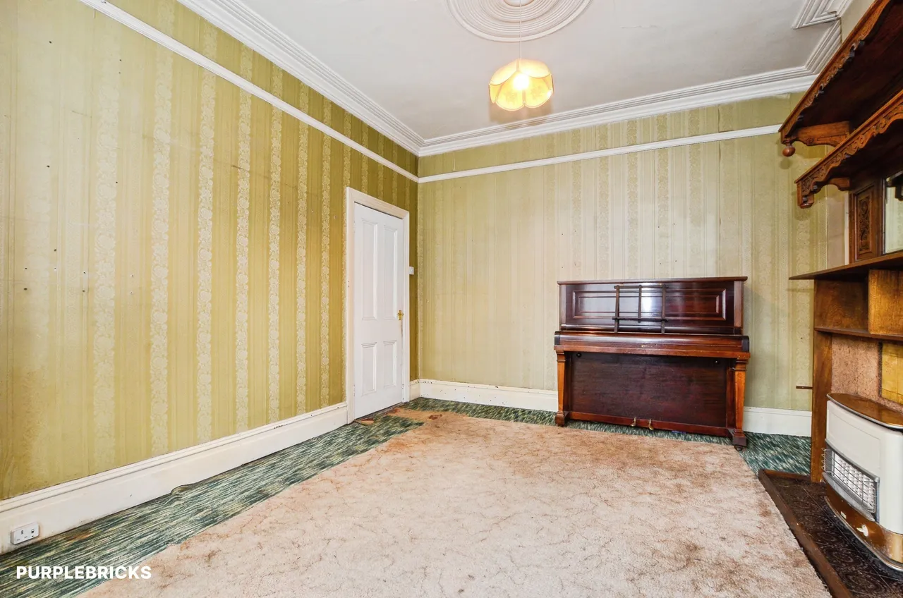 Eaton Park Road, London, N13, photo 6