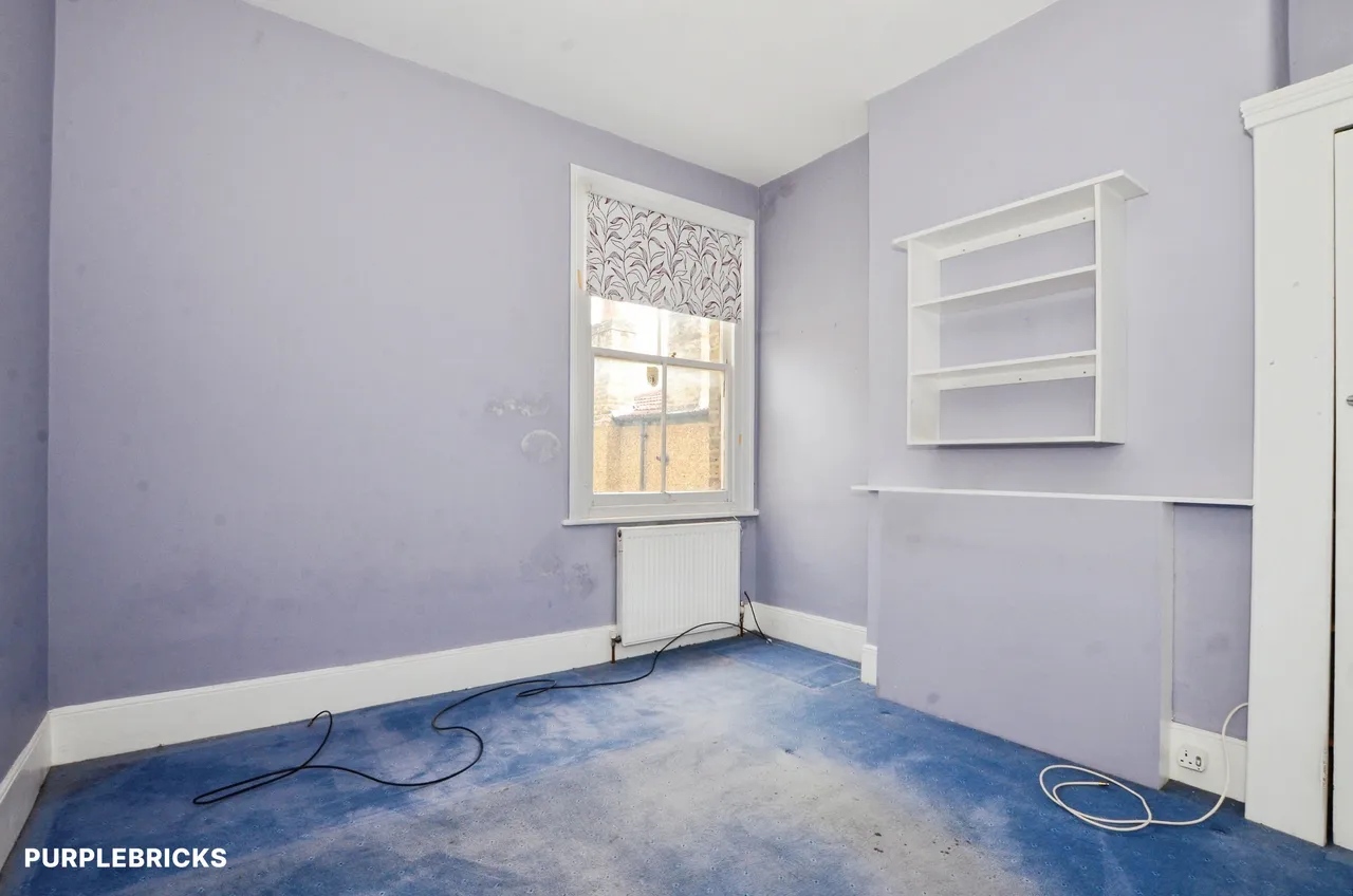 Eaton Park Road, London, N13, photo 15