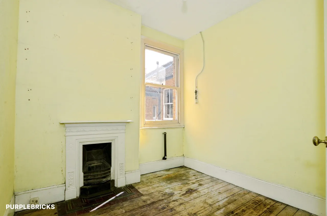 Eaton Park Road, London, N13, photo 14