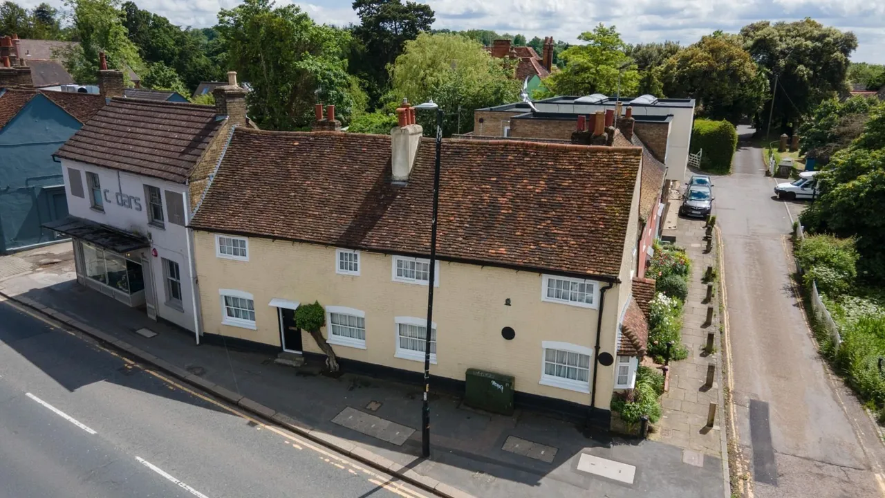 4 bed house for sale — High Street, Bushey, Bushey, WD23 1BD