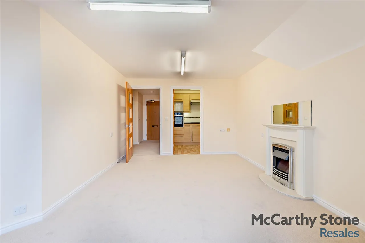 Avenue Road, Lymington, SO41, photo 3