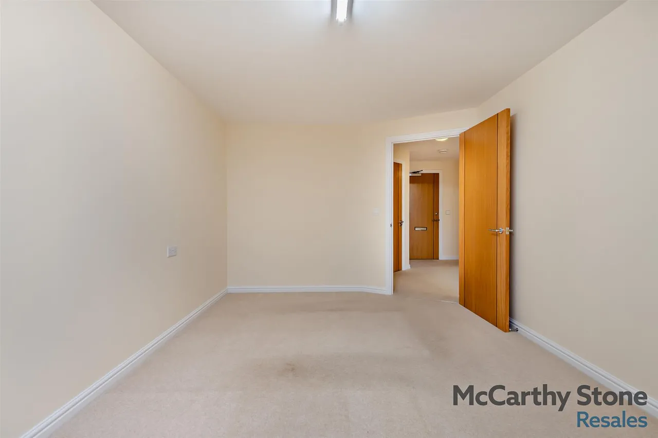 Avenue Road, Lymington, SO41, photo 29