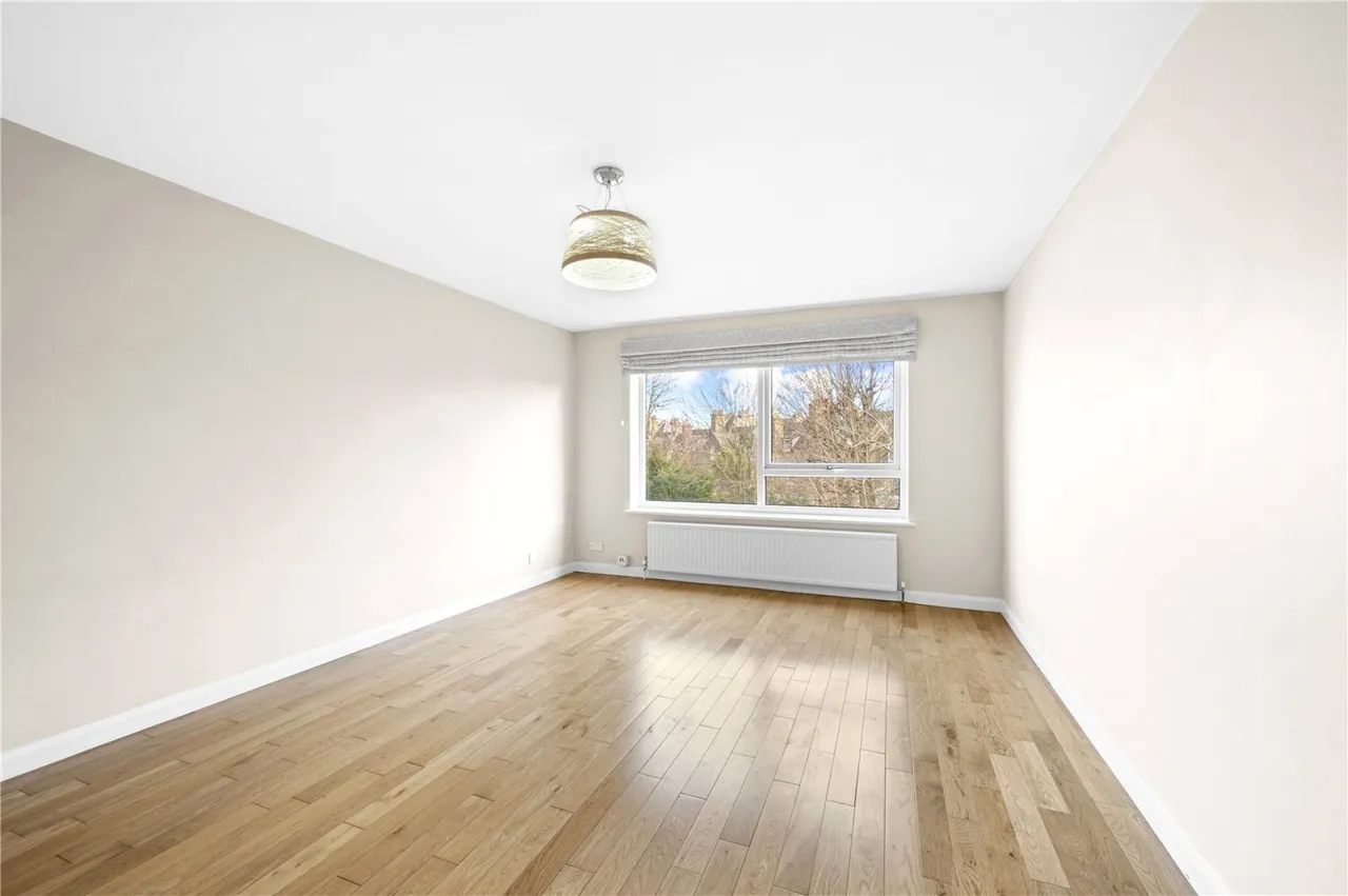 Upper Richmond Road, London, photo 3