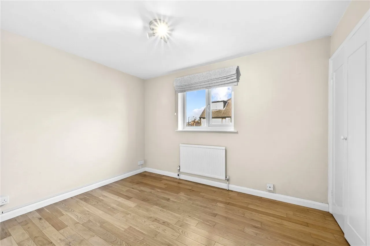 Upper Richmond Road, London, photo 6