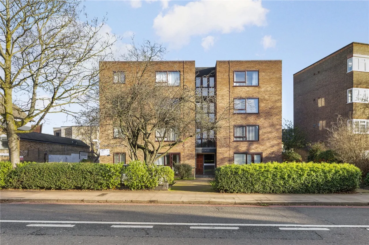 Upper Richmond Road, London, photo 7