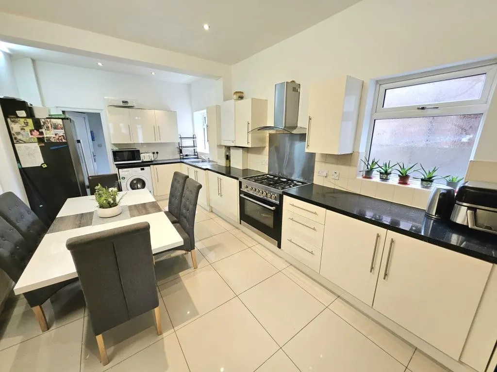 Crayfield Road, Manchester, M19, photo 4