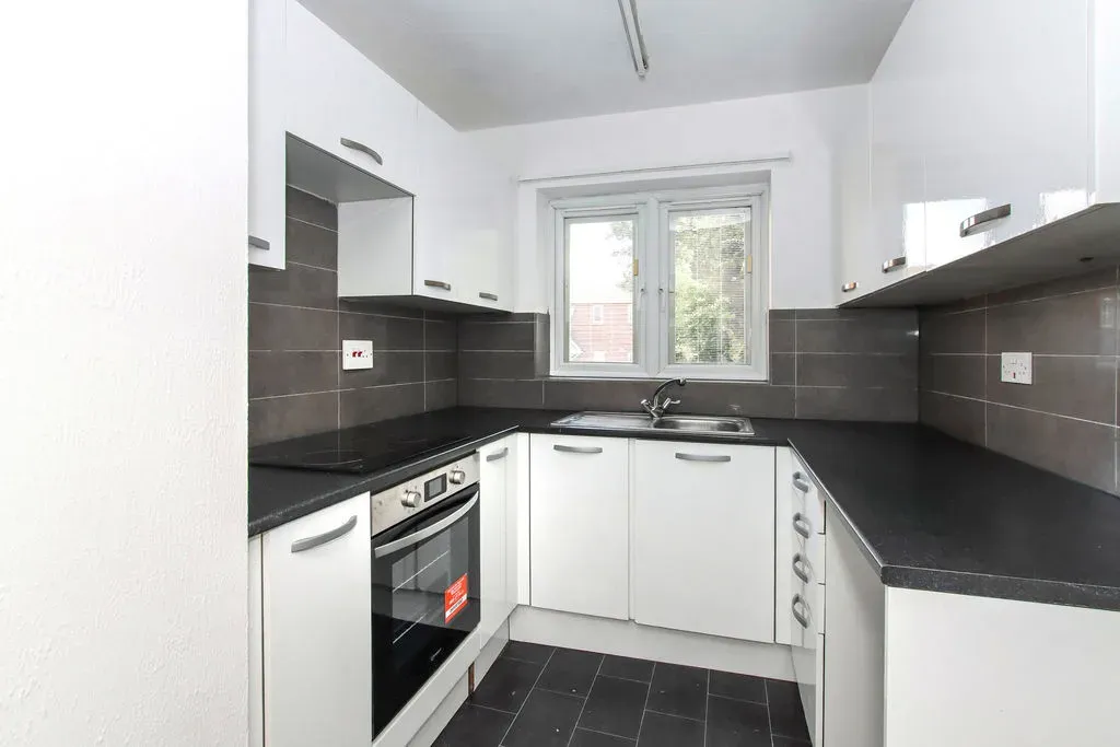 Hales Park Close, Hemel Hempstead, Hertfordshire, HP2 4TJ, photo 2