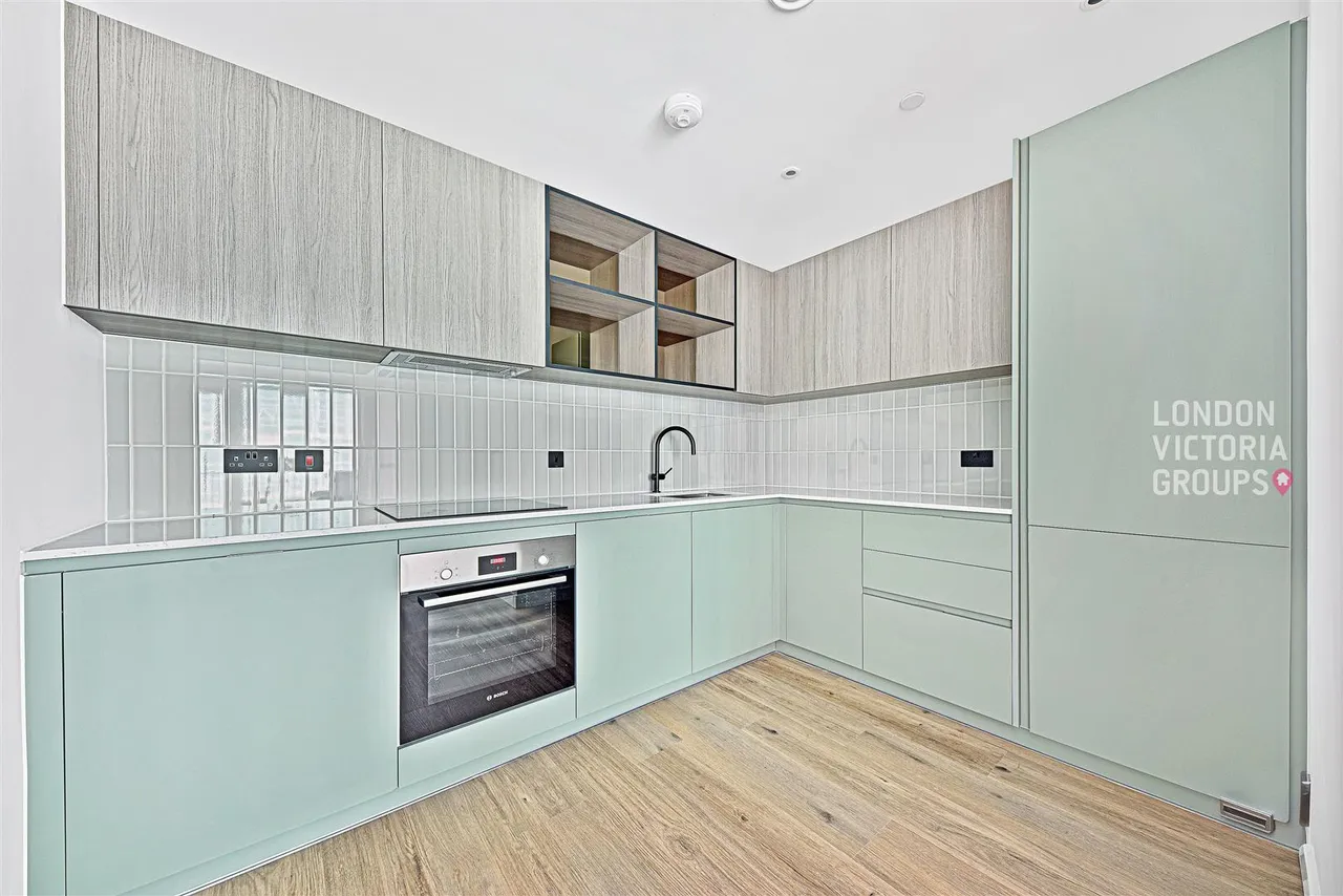 Cedrus Avenue, Southall, photo 6