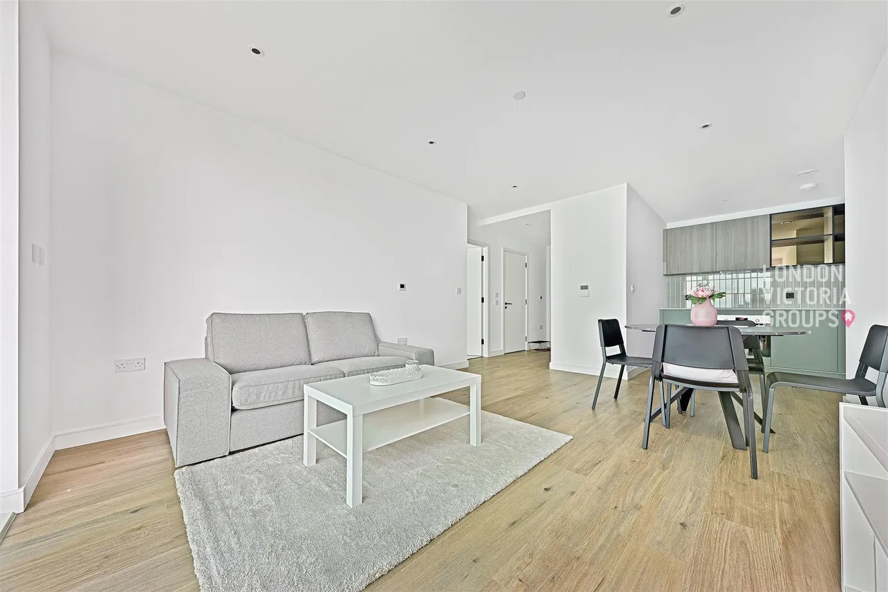 Cedrus Avenue, Southall, photo 2