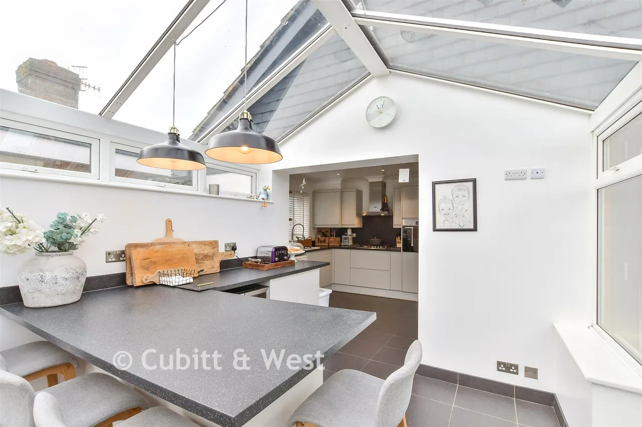 Pitt Gardens, Woodingdean, BN2, photo 9