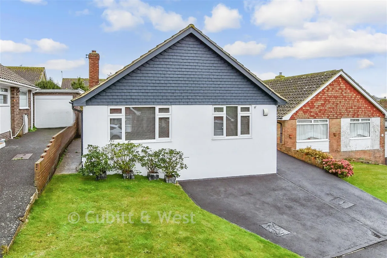 4 bed chalet for sale, Pitt Gardens, Woodingdean, BN2