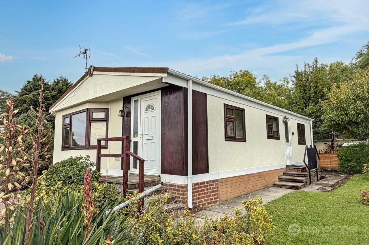 3 bed park home for sale, Mill Farm Park, Bulkington, CV12