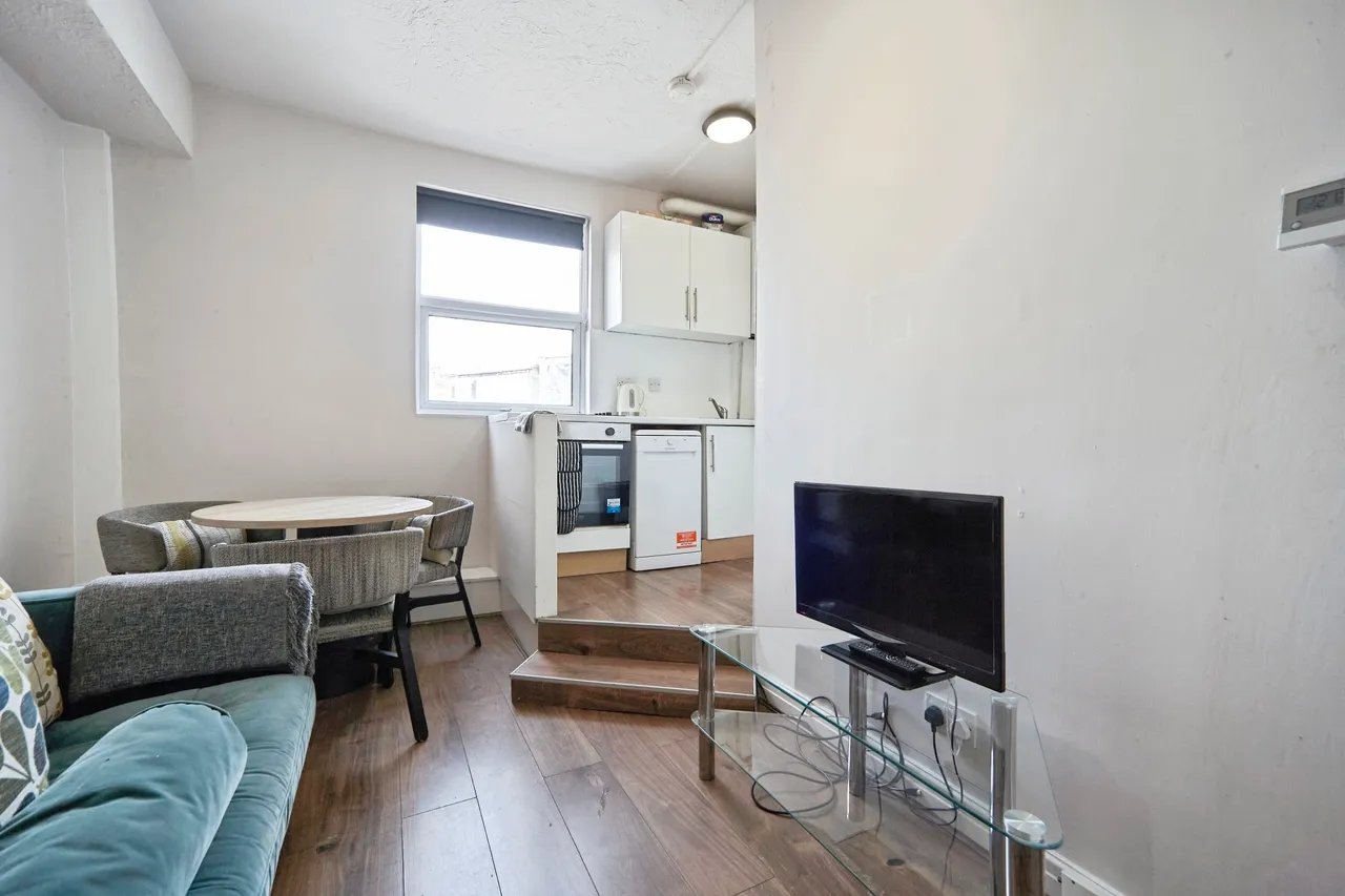 Brudenell Grove, Leeds, LS6, photo 5