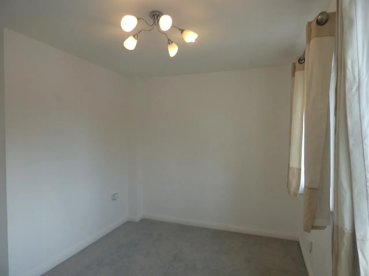 Beeston Court, Laindon, SS15, photo 19