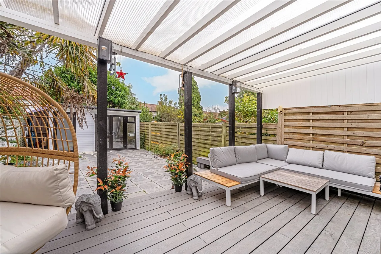 Milner Drive, Whitton, TW2 7PH, photo 2