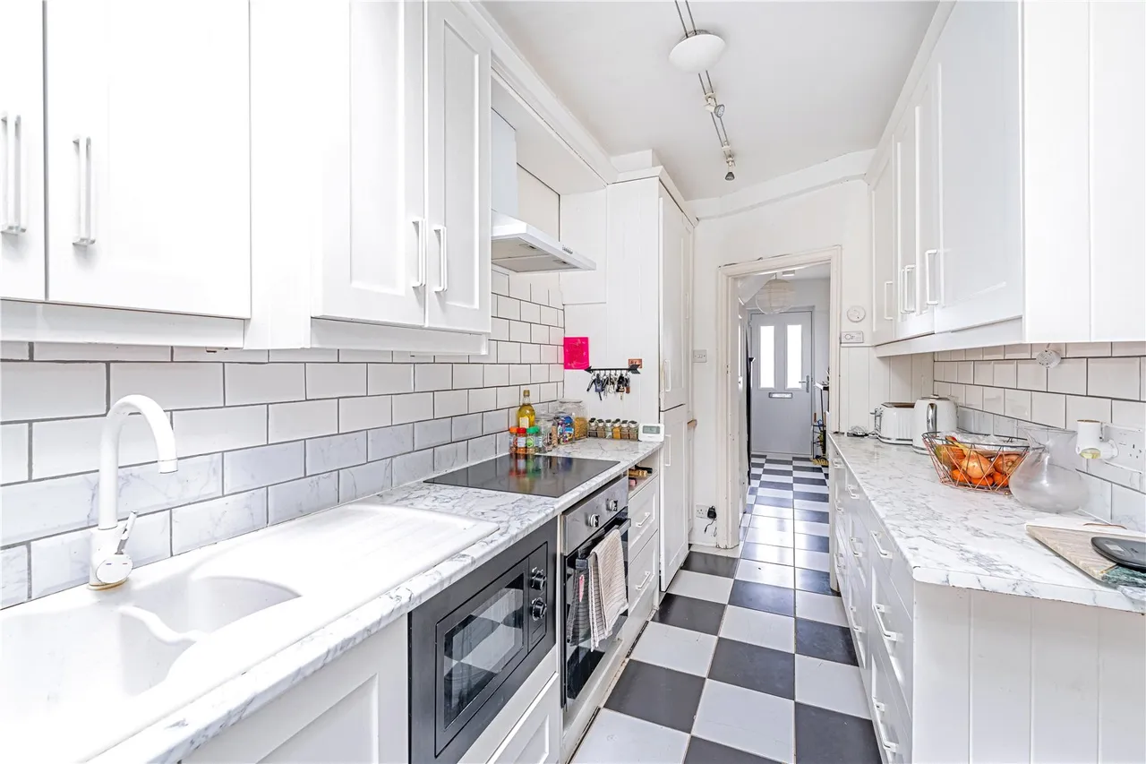 Milner Drive, Whitton, TW2 7PH, photo 6