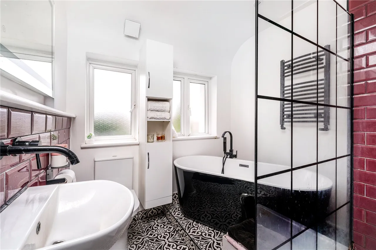Milner Drive, Whitton, TW2 7PH, photo 9