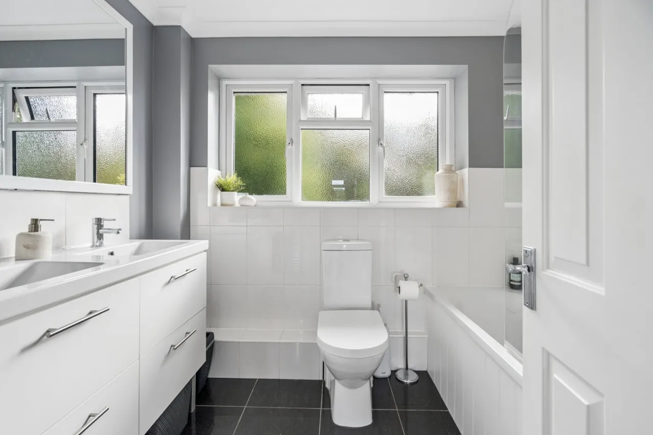 Royle Close, Chalfont St Peter, SL9, photo 9