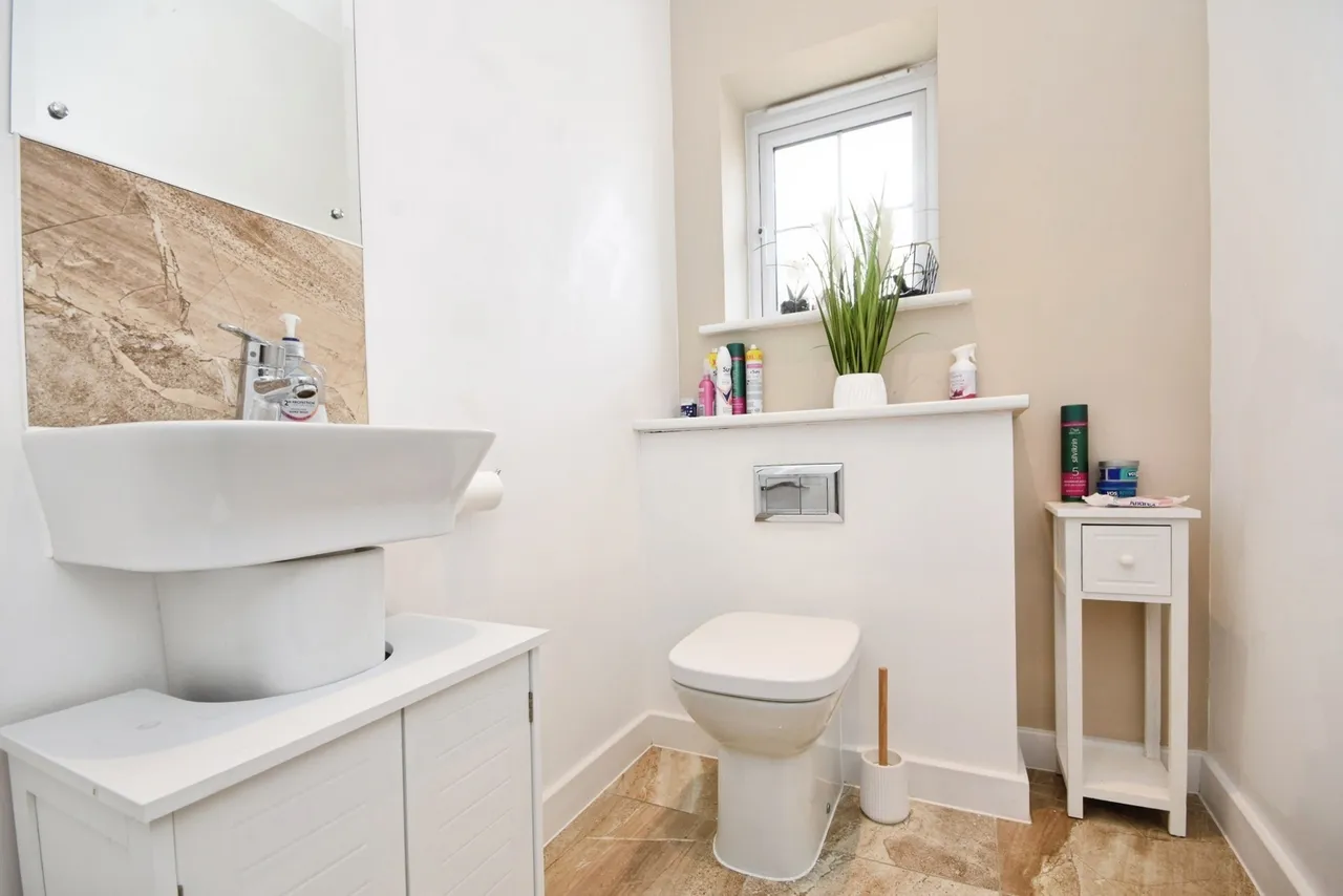 Constable Avenue, BASILDON, Essex, SS14, photo 3