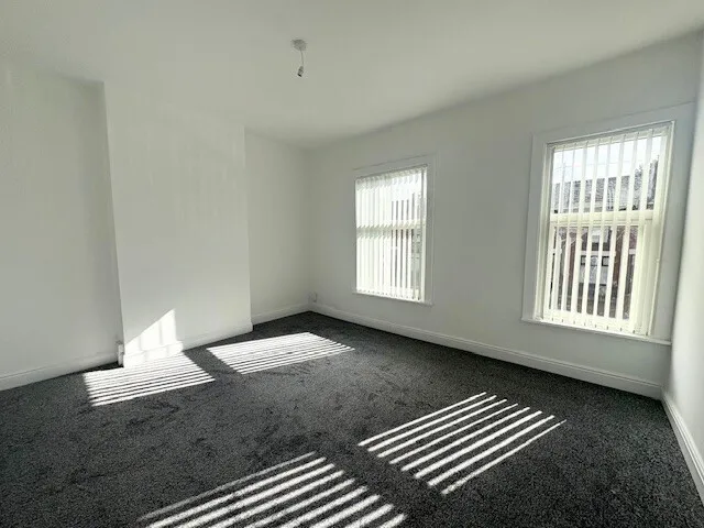 Bury Road, BL2, photo 5