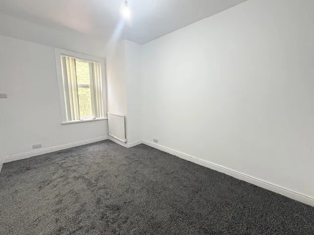 Bury Road, BL2, photo 6