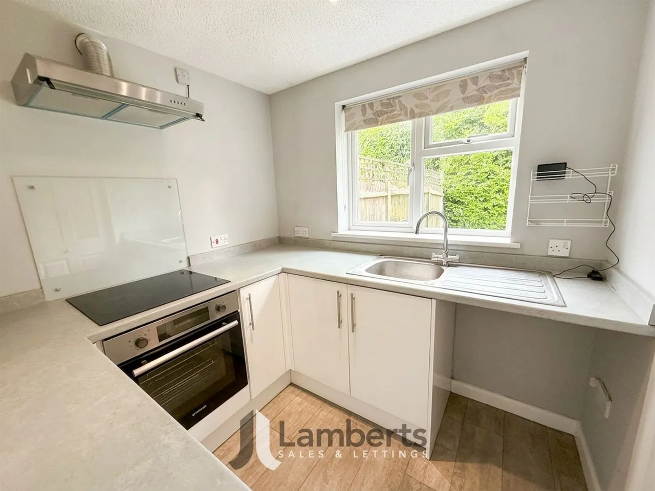 1 Mark Close, Redditch, photo 4