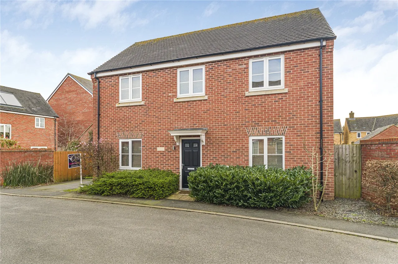 4 bed house for sale, Oak Close, Oundle, PE8