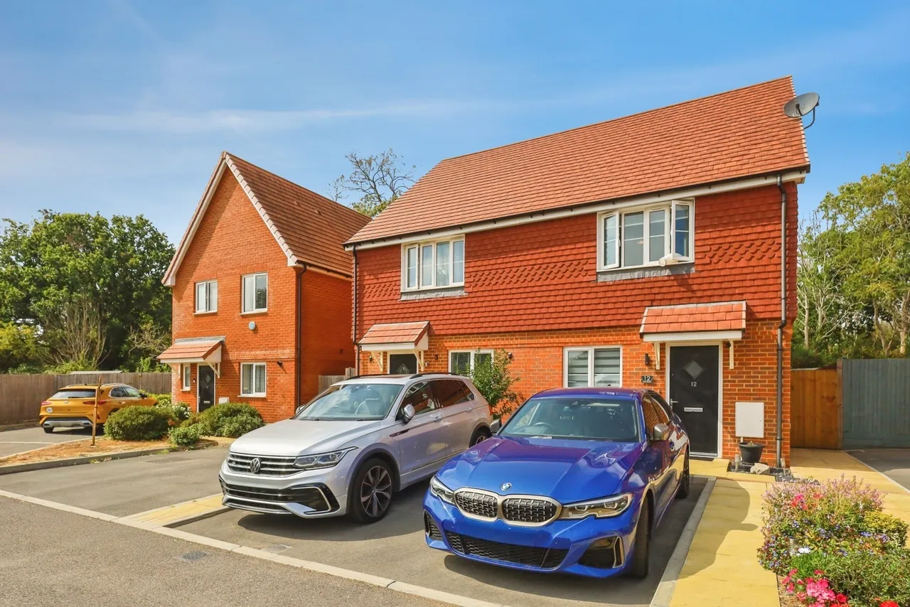 2 bed house for sale, Sail Street, Hailsham, BN27