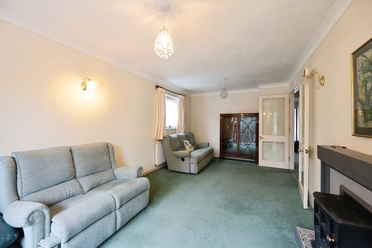 Southleigh Grove, Hayling Island, PO11, photo 3