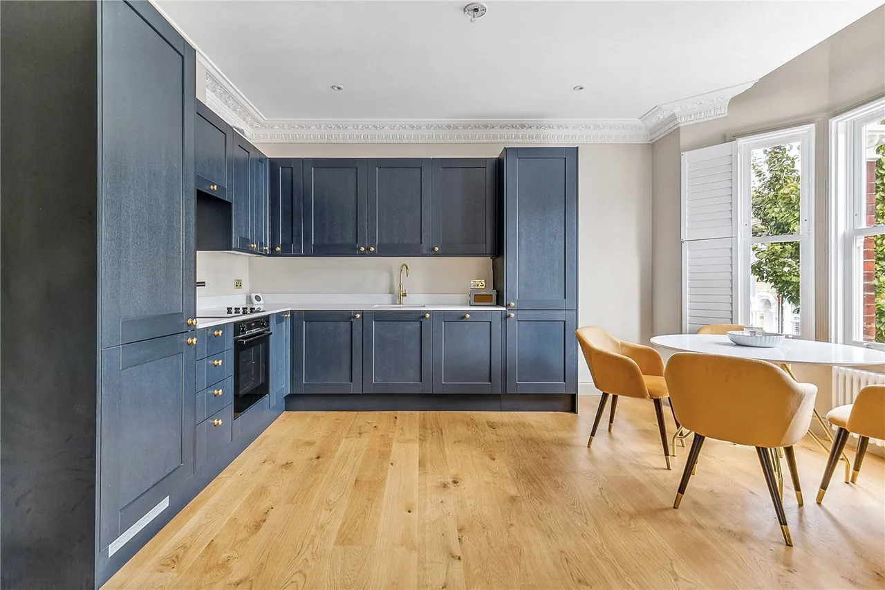 Devereux Road, London, SW11, photo 2