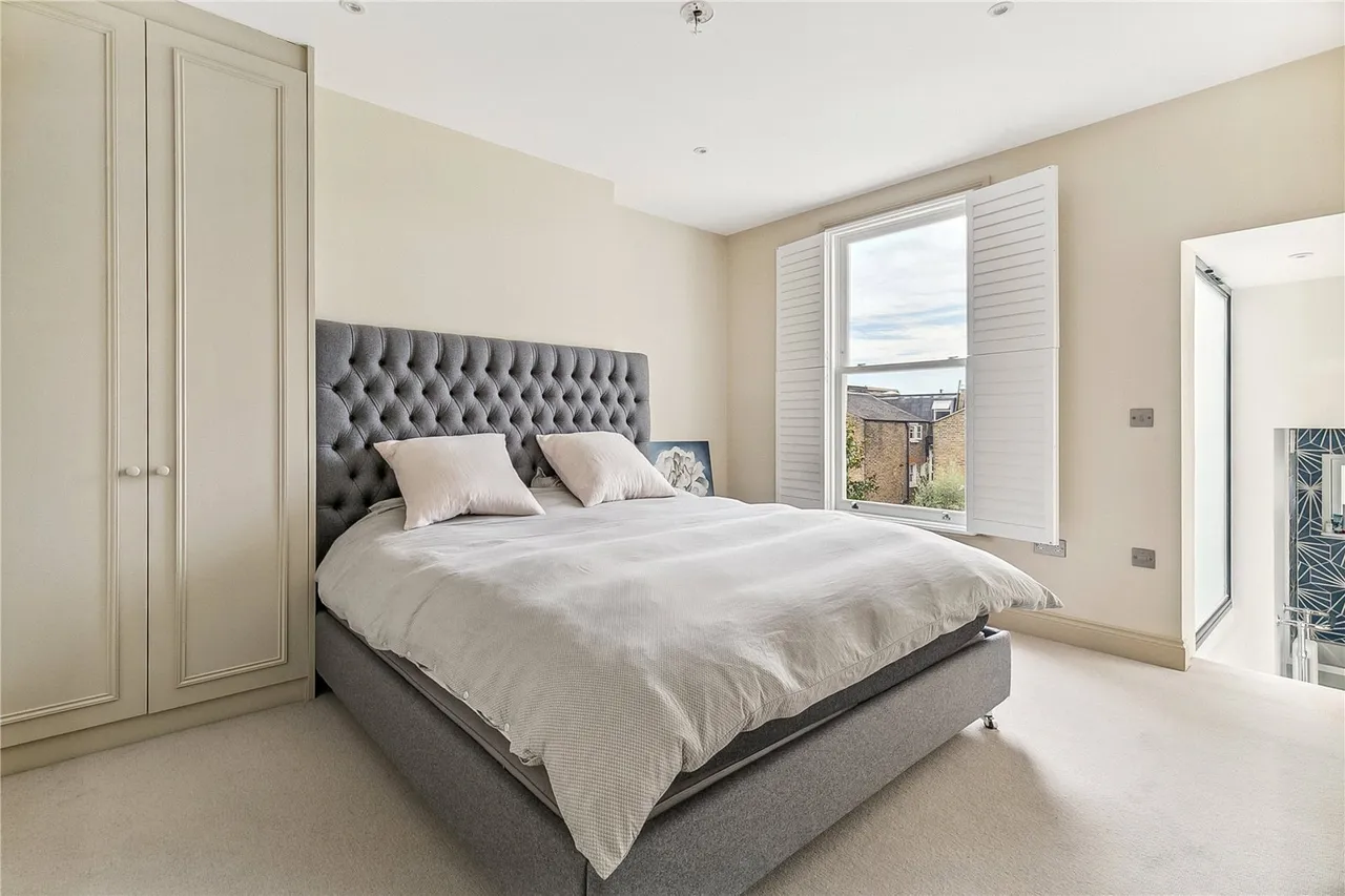 Devereux Road, London, SW11, photo 3