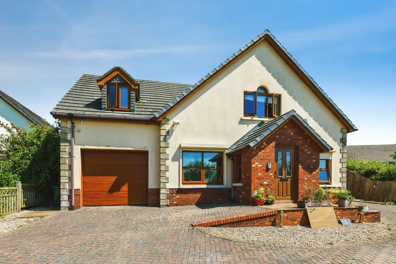 4 bed house for sale, Trem Y Cwm, Llangynin, SA33