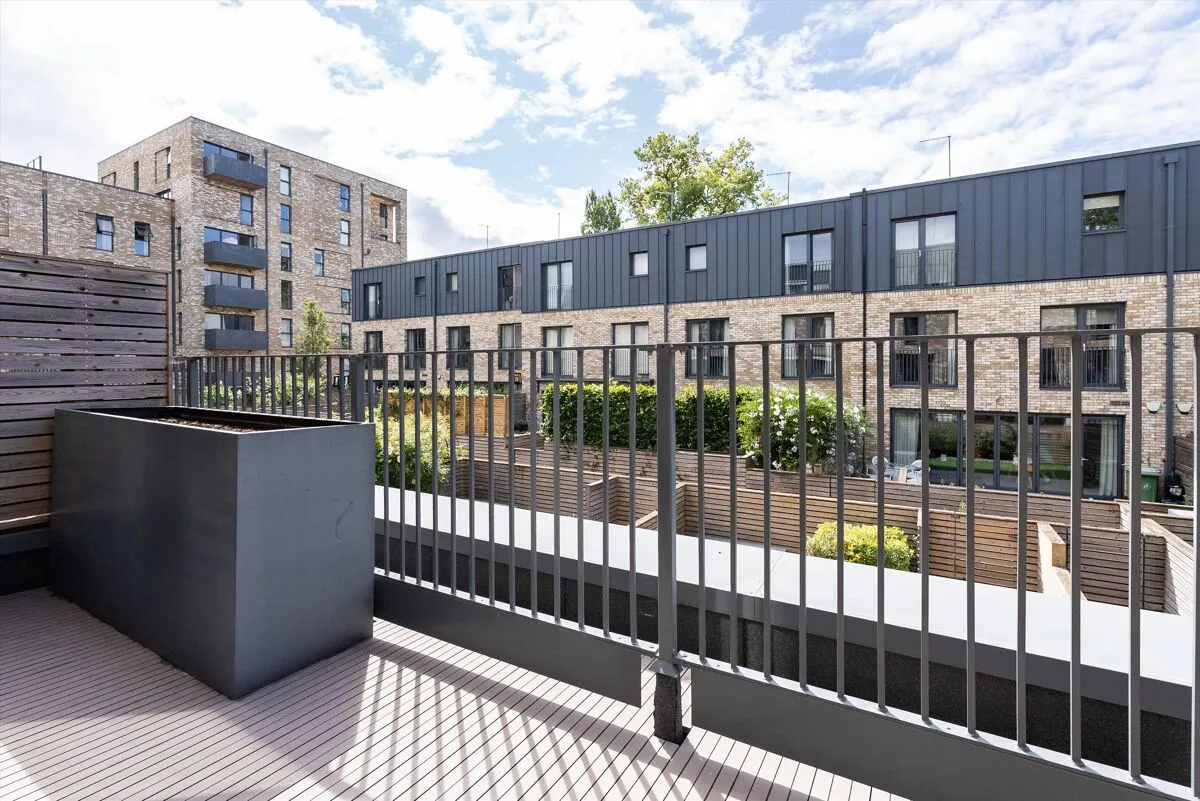 Helena Close, London, SW19, photo 6