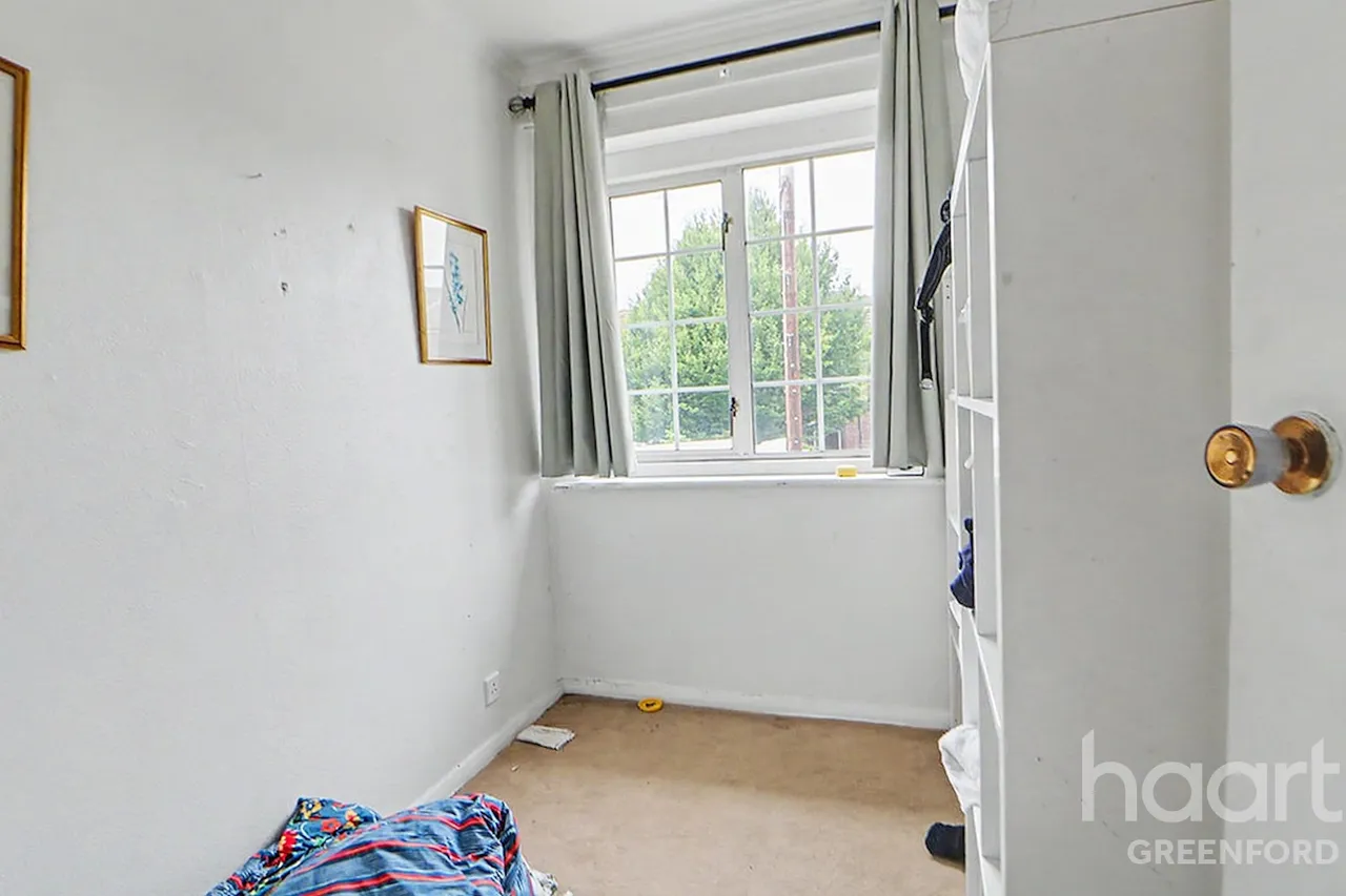 Canterbury Close, Greenford, UB6, photo 13