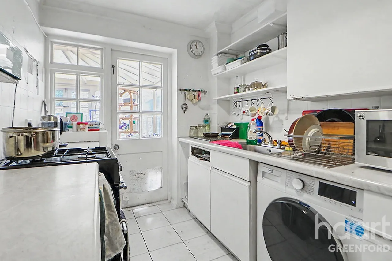 Canterbury Close, Greenford, UB6, photo 4