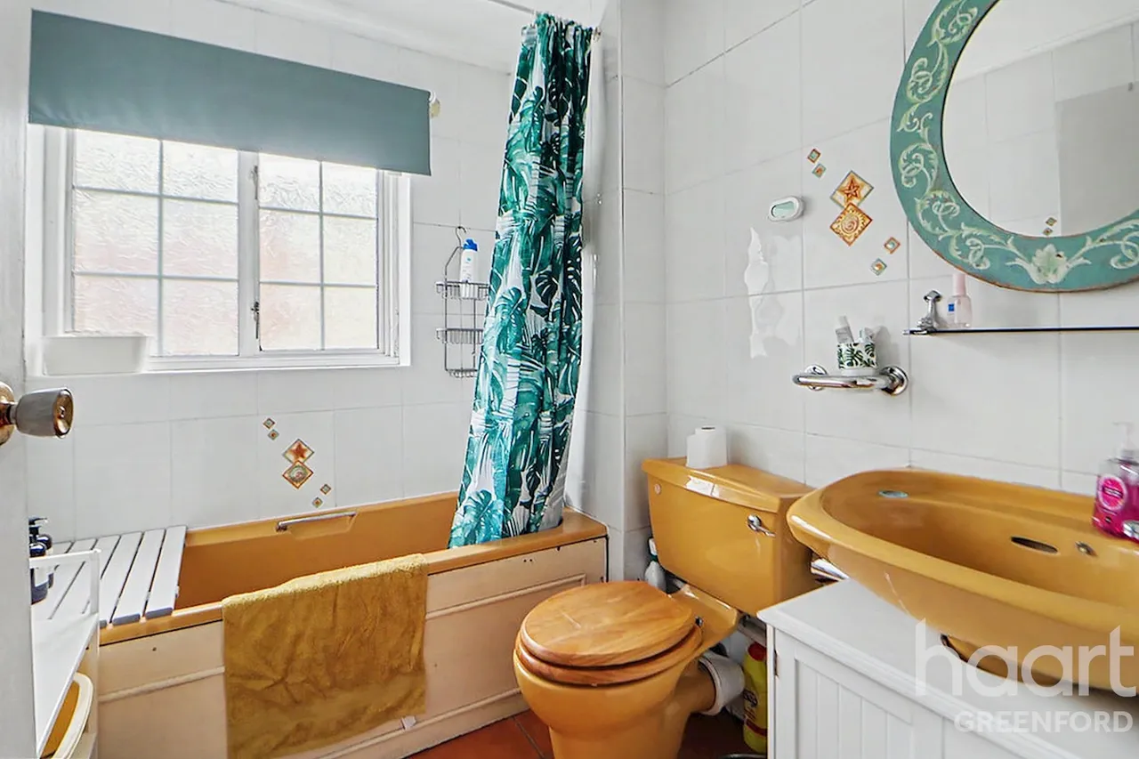 Canterbury Close, Greenford, UB6, photo 8